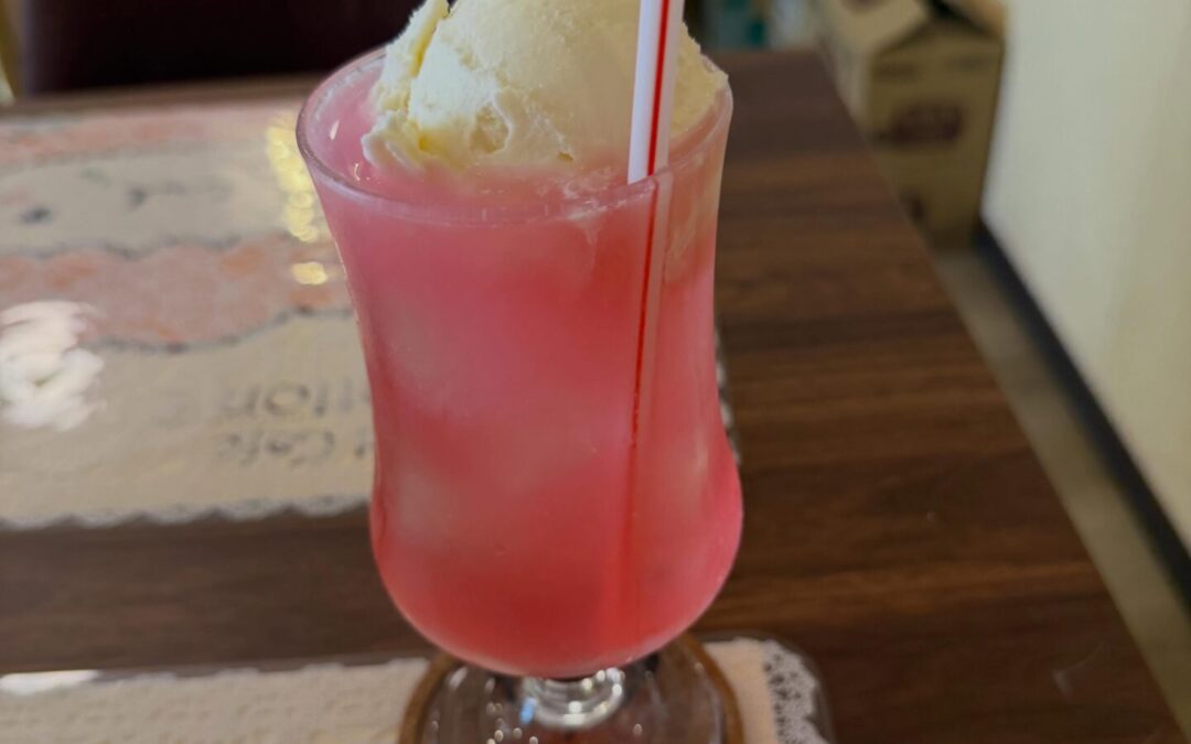 ストロベリークリームソーダ✨